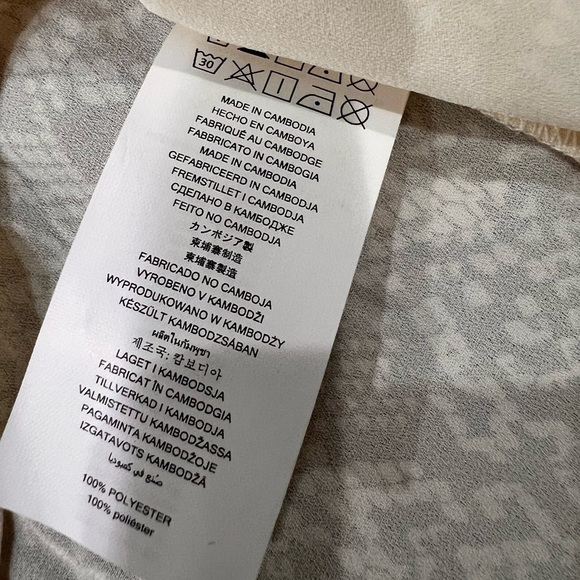 Michael Michael Kors Snakeskin Tie Cuff V-Neck Elegant Top Blouse Sz Medium - Picture 3 of 8